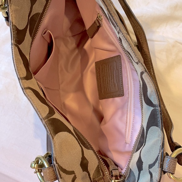 Genuine Coach Shoulder Bag - Picture 7 of 8